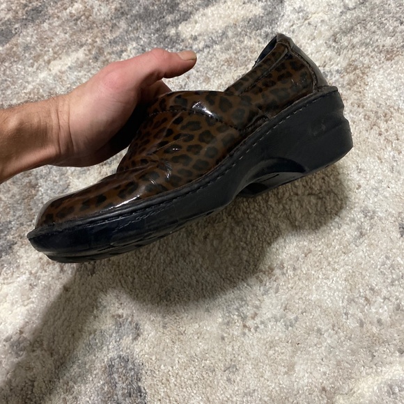 B.O.C born concept leopard print clogs womens shoes slip on brown and black 8 - Picture 4 of 5